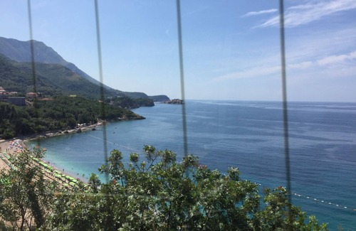 Topla Apartment | Stunning sea view, 50m from the sea, shops,cafes,restaurants,old town