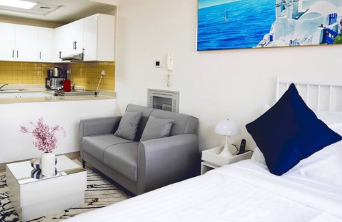Bab Al Bahr Apartment | Stunning Sea View Apt. With Balcony - RAK