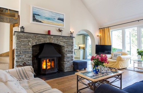 Treator Cottage | Stunning Sea View Cottage 3Min Walk to Beach, Sleeps 8, Family-Friendly Retreat!
