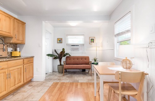 Seabright Cottage | Stunning Seabright Cottage: Walk to the Beach & Boardwalk