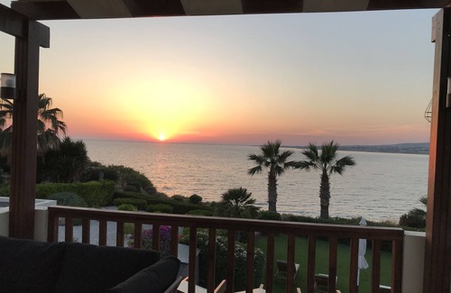 Kissonerga Villa | Stunning Seafront 2 Bedroom Villa with Private Pool