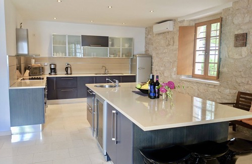 Cove Tri Zala (Zrnovo) Villa | STUNNING SEAFRONT VILLA WITH POOL. 5 BEDROOM LUXURY HOME. NORTH OF DUBROVNIK