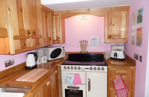 Carbis Bay Apartment | Stunning Seaside Apartment, Super sea views, prestigious elevated location, WiFi