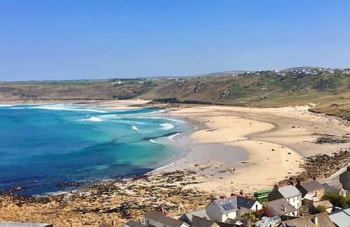 Sennen Cove Apartment | Stunning Seaside Retreat; Unbeatable Sea Views & Close to Beach