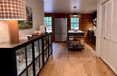 Eureka Springs Cabin | Stunning & Secluded Glass Cabin/8 min to Town