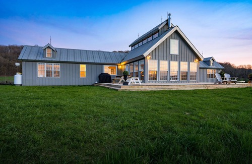 Clearview House | Stunning Secluded Family Cottage With Hiking Trail Access on Property