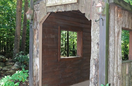 Gordonsville Cabin | Stunning Shenandoah Crossing, 2 Bedroom Resort Cabin, Just A Mile To Your Favorite Destinations