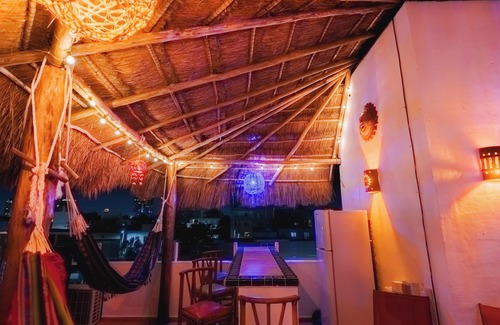Cancun House | STUNNING SKY DECK/FREE CAR USE!/FERRY & BEACH 2min away/POOL/SLEEPS 5-16/GATED