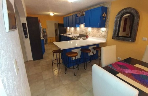 Cancun House | STUNNING SKY DECK/FREE CAR USE!/FERRY & BEACH 2min away/POOL/SLEEPS 5-16/GATED