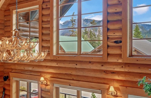 Snoqualmie Pass House | Stunning Snoqualmie West Cabin
