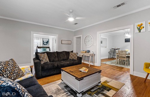 Caddo Heights-South Highlands House | Stunning, southern charm home w/king bed