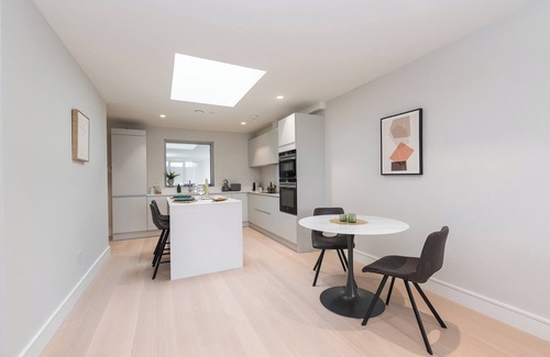 Temple Bar Apartment | Stunning spacious 1 bed just off Grafton Street