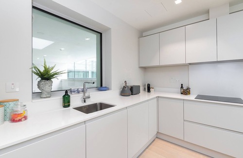 Temple Bar Apartment | Stunning spacious 1 bed just off Grafton Street