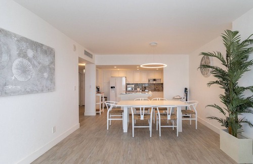 Sunny Isles Beach Condo | Stunning & Spacious Condo Across From Beach