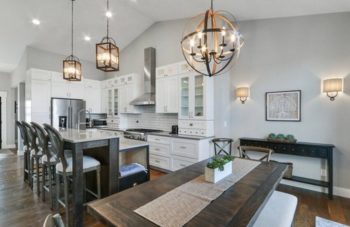 Lake Geneva House | Stunning & Spacious Lookout Lodge |Half Acre Property |Floor-Ceiling Windows & Fireplace |Tree Views