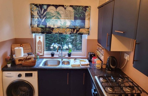 Woodcote House | Stunning, Spacious & Lovely 2 bedroom House