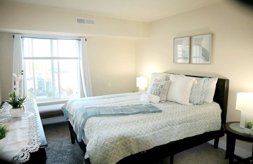 Downtown Condo | Stunning Spacious 2bd Apt w/ King Bed - Downtown/5 Min To DC/Free Garage Parking