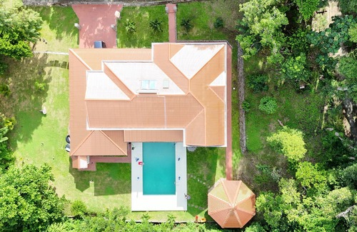 Friendship Bay Villa | Stunning Spain-inspired 4-bedroom villa with Private Pool in peaceful Grenadines