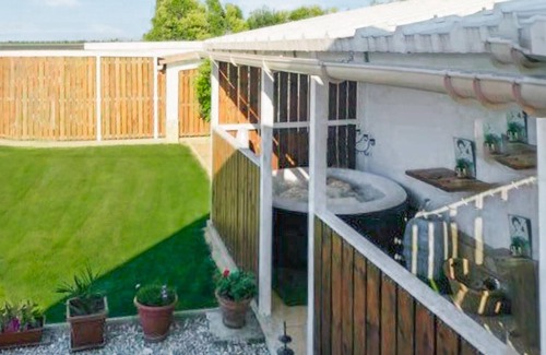 Arles House | Stunning (sta)caravan