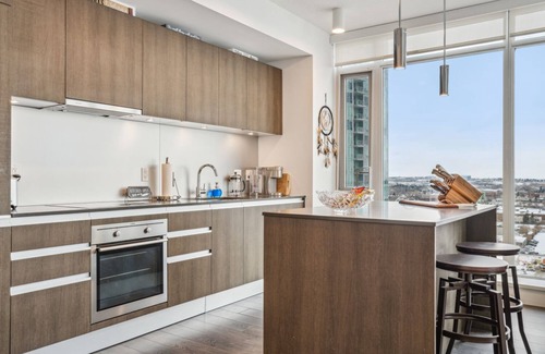 Victoria Park Condo | Stunning Stampede Oasis.