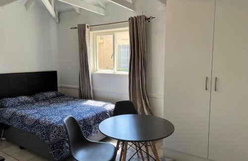 Greater Johannesburg Metropolitan Area Apartment | Stunning stay in Sandton - back up power & view