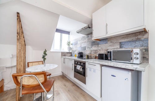 Brownswood Apartment | Stunning Studio flat in Finsbury park w/parking
