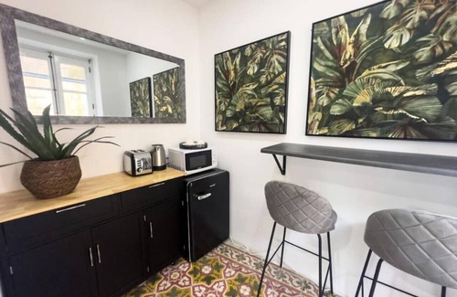 Cospicua Apartment | Stunning Studio with Maltese Balcony in Cospicua
