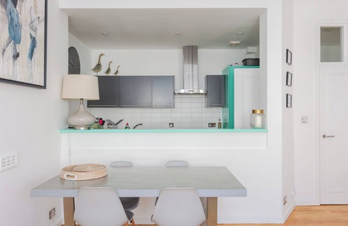 South Hampstead Condo | Stunning + Stylish 1 Bed Apartment in Belsize Park