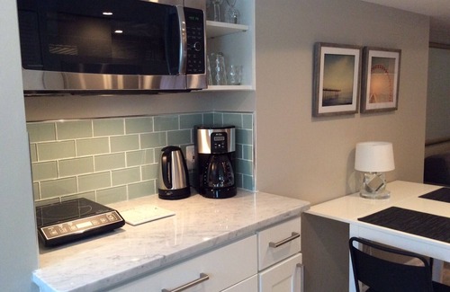 Truxton Circle Apartment | Stunning, Stylish Flat, Cool Neighborhood Close to Everything