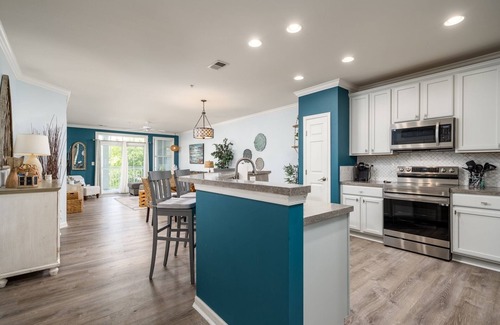 Sunset Island Condo | Stunning Sunset Island Condo @ 2 Fountain Drive East, FREE Linen & Towel Pkg!