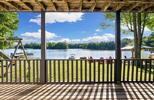 Trent Lakes House | Stunning sunsets and family fun all year long/New Hot Tub & 200mbps Internet