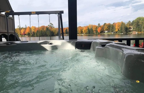 Trent Lakes House | Stunning sunsets and family fun all year long/New Hot Tub & 200mbps Internet