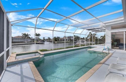 Naples House | Stunning Sunsets and Water Views
