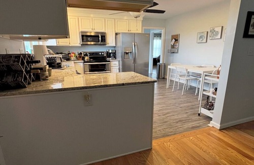 Milford House | Stunning Sunsets & Coastal Charm in Milford!
