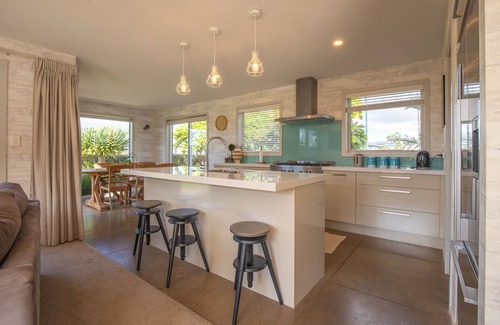 Waihi Beach House | Stunning Surfers 4 Bedroom Beach House