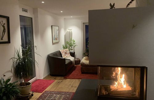Goldiwil Apartment | Stunning Swiss mountain and lake views!
