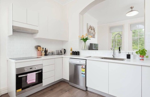 Millers Point Apartment | STUNNING SYDNEY HOME 6