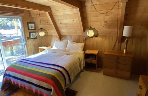 Chamberlands Cabin | Stunning Tahoe A-Frame w/hot tub - Chambers Private Beach Access