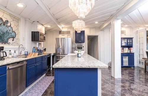 Riverview House | Stunning Tampa Bay Waterfront House w/Pool