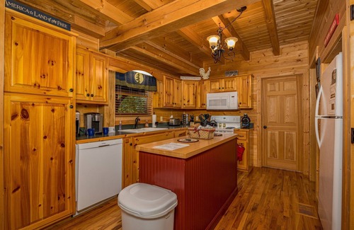 Wears Valley Cabin | Stunning!Timber Frame smart cabin