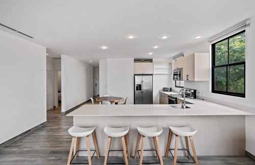 Coco Condo | Stunning Top-Floor Condo w/Sweeping Ocean & Mountain Views & Beach Club