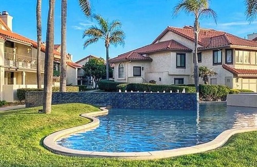 Oxnard Shores House | Stunning Townhome in a Prime Oxnard Beach. Perfect for Digital Nomads!