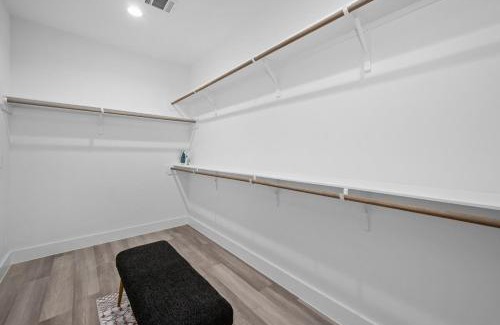 North Houston Apartment | Stunning TownHome in Houston