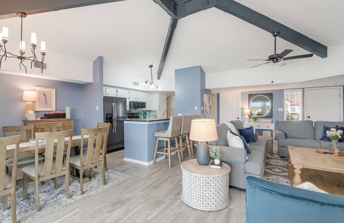 Horseshoe Bay West House | Stunning Townhome in Horseshoe Bay with Hot Tub