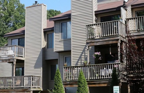 Cheat Lake House | Stunning Townhome w Mountain View. Your Next Space