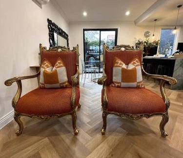 Hawthorn House | Stunning Townhouse - 10 min to CBD