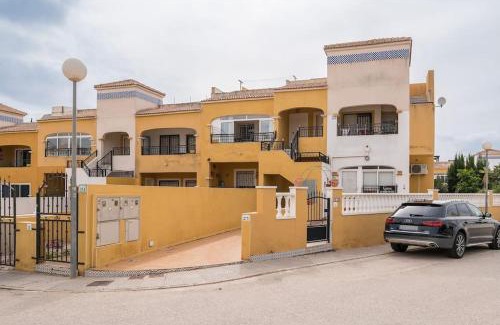 Los Montesinos House | Stunning Townhouse in La Herrada