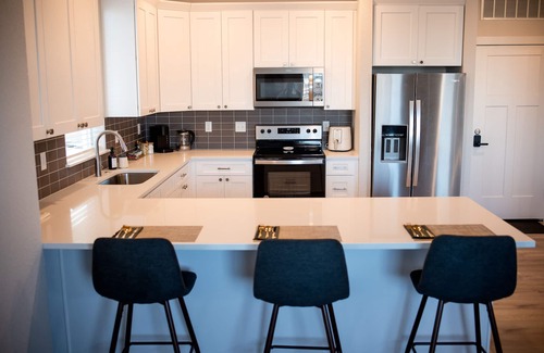 Greeley House | Stunning Townhouse with garage! Central, Cozy, Close to Parks