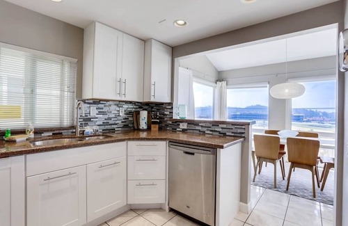 Solana Beach Condo | Stunning Track & Dog Beach Views w/Pool