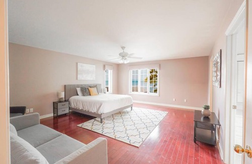 Innisfil House | Stunning Tranquility~ Spa~ Billiard~ Lake Simcoe